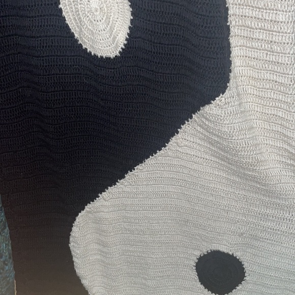 CU Yin/Yang Gown - Picture 3 of 6